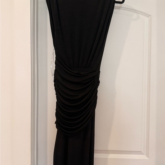 HOUSE OF CB Larelle Plunge Maxi Dress - Picture 7 of 7